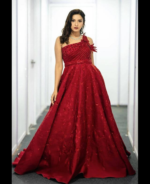 Miss India 2002 finalist Gauahar Khan in a one-shoulder red silk gown