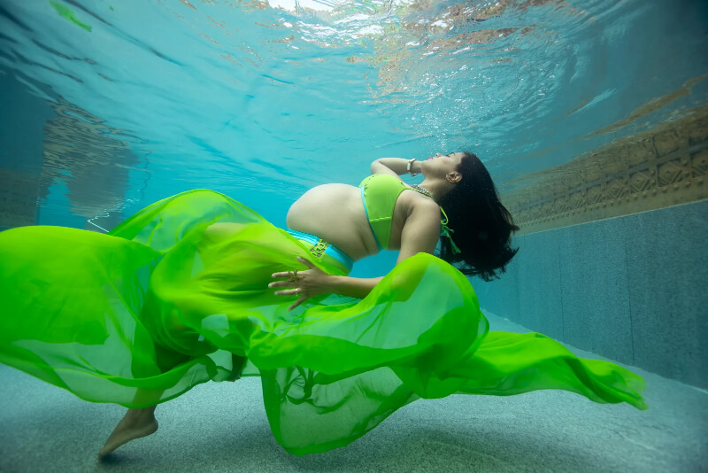 Miss Sri Lanka Online Contest, Judge Sameera Reddy, Pregnancy Shoot With Ruffle Dress