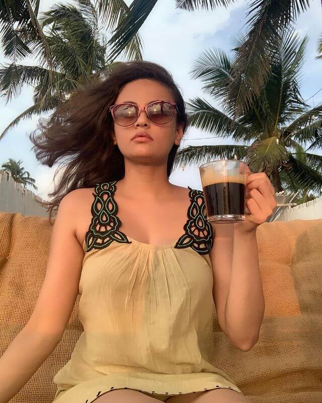 Sneha Ullal's Stunning Outfits From Her Closet No Time For Love, Hindi Movie Actress At Beach