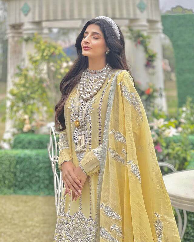 Royal Look In A Yellow Suit Which Pearl Jewelry
