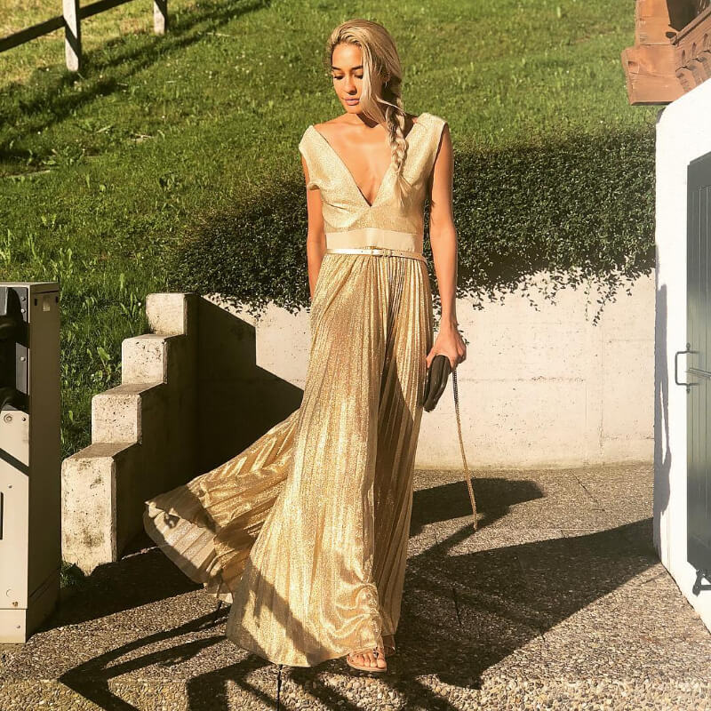 The Show "Top Model India" Host And Judge, Shine Like Gold In This Golden Gown Lisa Haydon Iconic Style And Fashion | Bollywood Celebrity