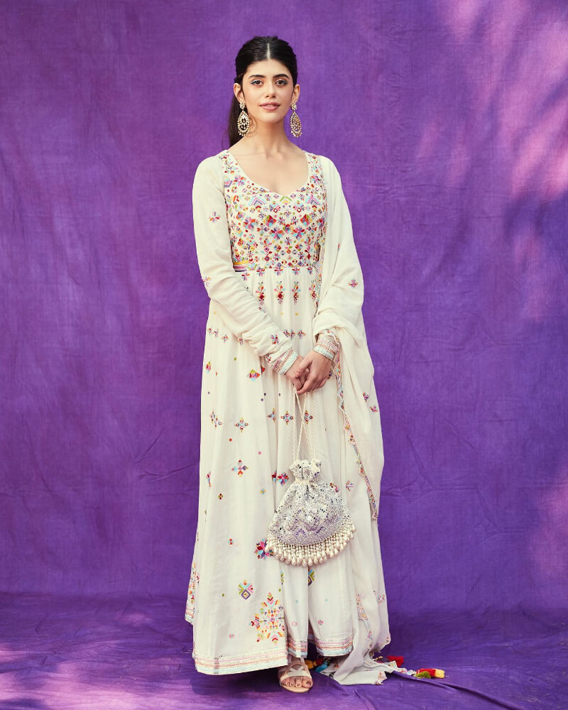 Sanjana Sanghi Dresses Outfits Style White Printed Anarkali Dress With Heavy Jhumkas