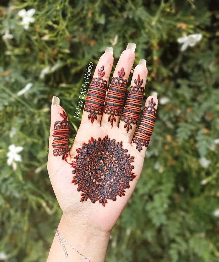 A Blend Of Traditional And Modern Mehndi