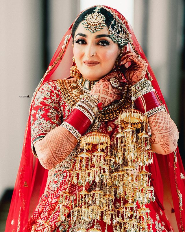 Aesthetic Red Bride, Chura With Bangles