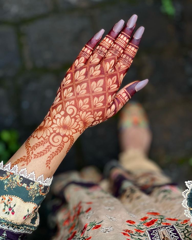 40 Unique Back Hand Mehndi Design in 2023 — citiMuzik