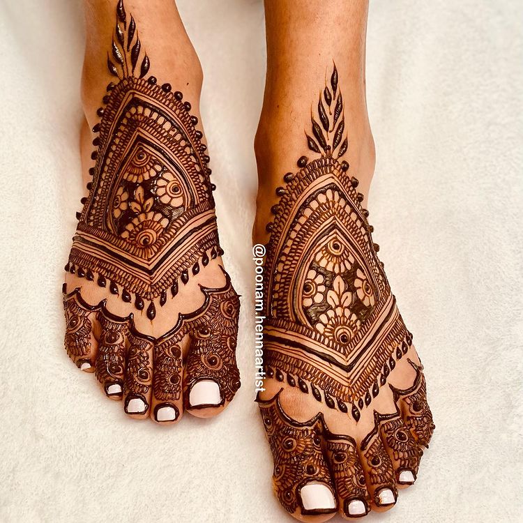 Easy Leg Mehndi Design For Karwa Chauth ! Simple Feet Mehendi Design ! -  YouTube