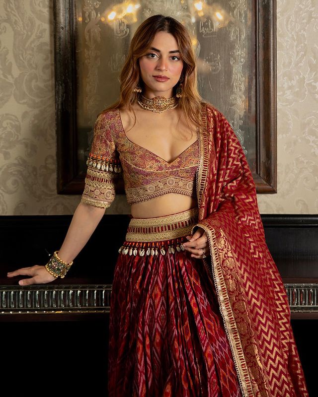 51 Designer Blouse For Lehenga For The Perfect Look, No Matter What The  Occasion