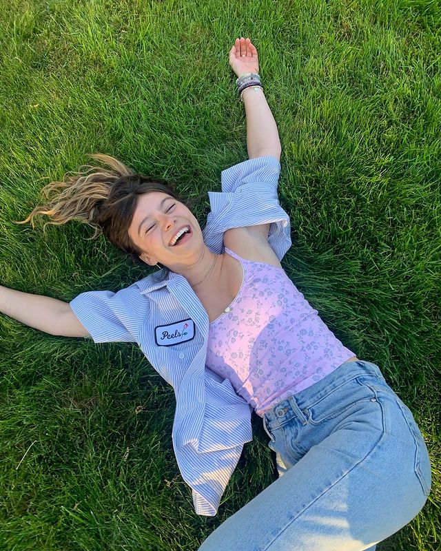 Happiness Is The Only Beautiful Thing, Genevieve Hannelius In Purple Purple Top And Blue Jeans