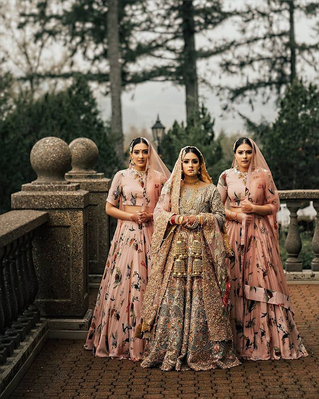 Matching Wear Bridesmaids With Bridal In Stand Pose