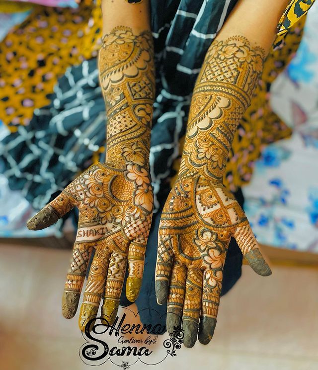 Mehndi Design With Lots Of Different Patterns