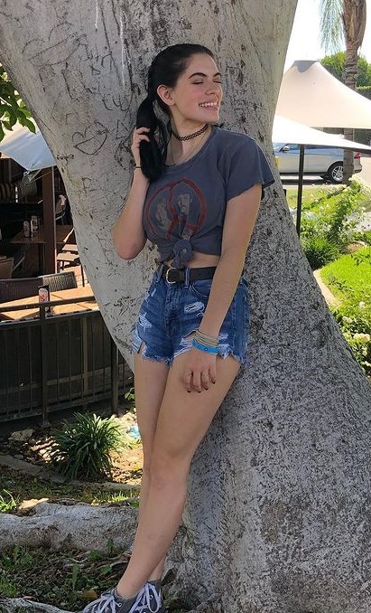 Oooo My Beauty, Maitlyn Pezzo In Dark Colored Top And blue Torn Shorts