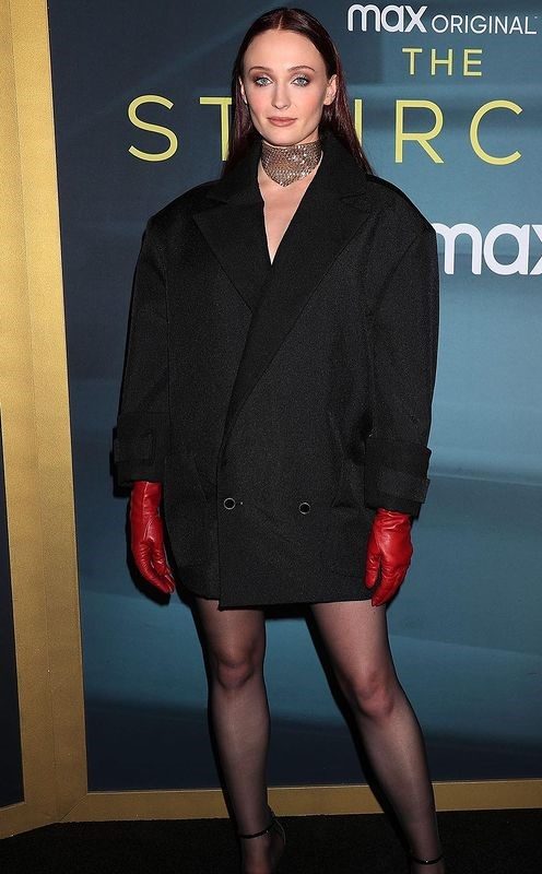 The Game Of Thrones Actor In The Louis Vuitton Ensemble At The Premiere Of The Staircase