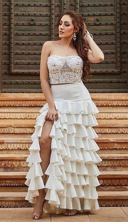 The Gorgeous Lady, Jennifer Piccinato In Ivory Hue Ruffle Skirt