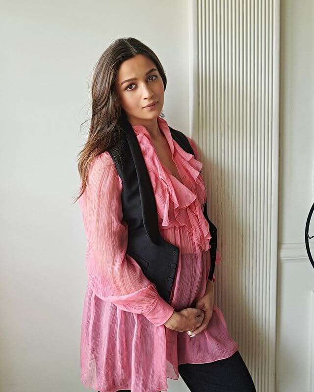 To Be Mother Alia Batt Wear A Pink Ruffle Top With A Black Blazer Or Black Pant