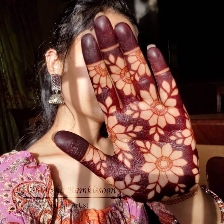 Aesthetic Floral Heavy Mehndi On The Front Hand