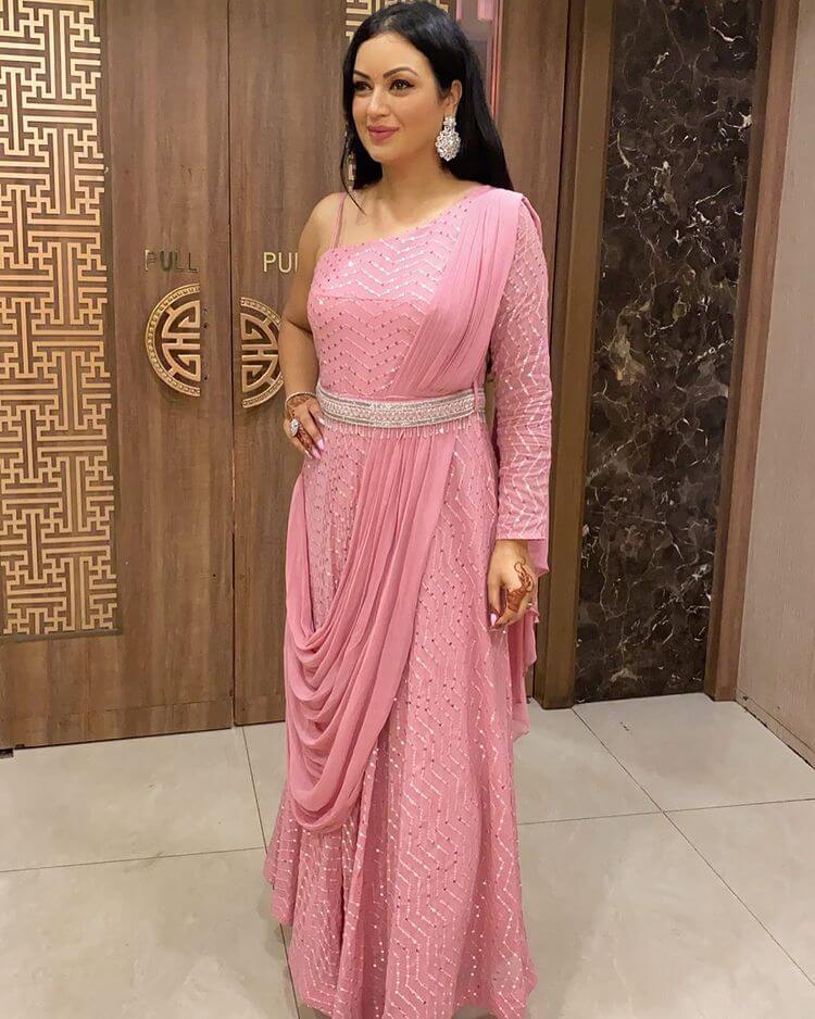 Agent Vinod Movie Actor Maryam Zakaria In Pink Sequin Ethnic Wear