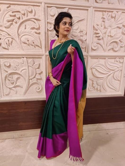 Mithila Palekar's Ethnic Outfits, Her Unconditional Love For Indian Dresses Bottle Green Cotton Saree
