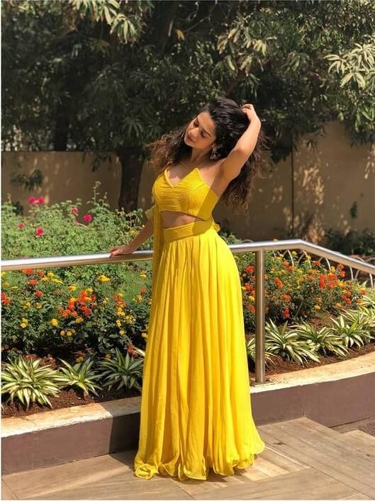Mithila Palekar's Ethnic Outfits, Her Unconditional Love For Indian Dresses Delighted Like Sunflower, Mithila In Yellow Lehnga
