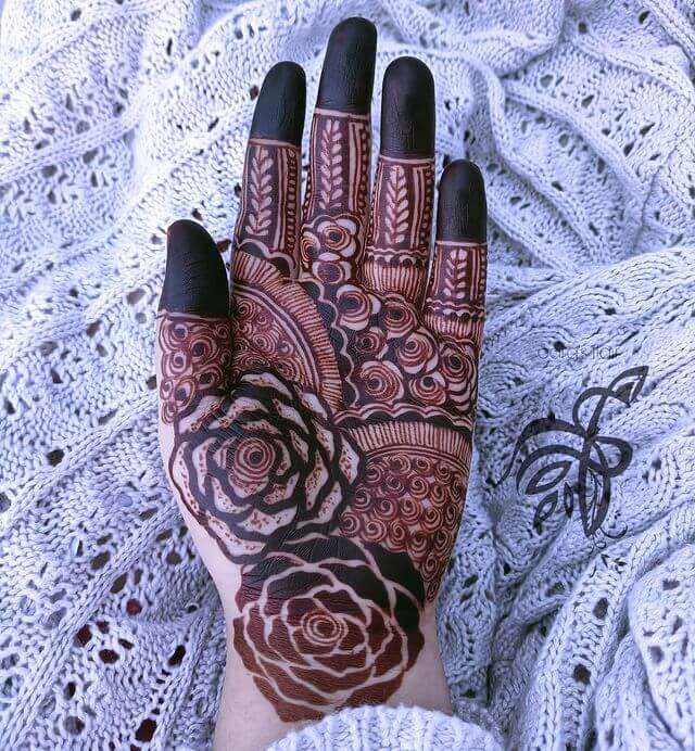 Simple And Stylish Floral Mehendi Designs With Pictures Festival Rose Mehndi On Front Hand With Heavy Design