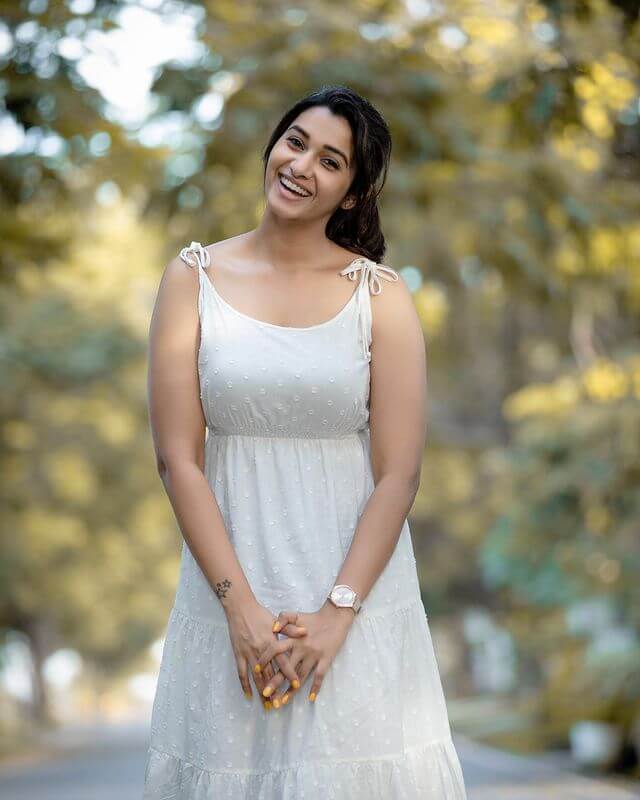 Priya Bhavani Shankar Inspired Ethnic Wear, Dresses, Outfits You Must Try Indian Actor Beautiful Look In White Summer Dress