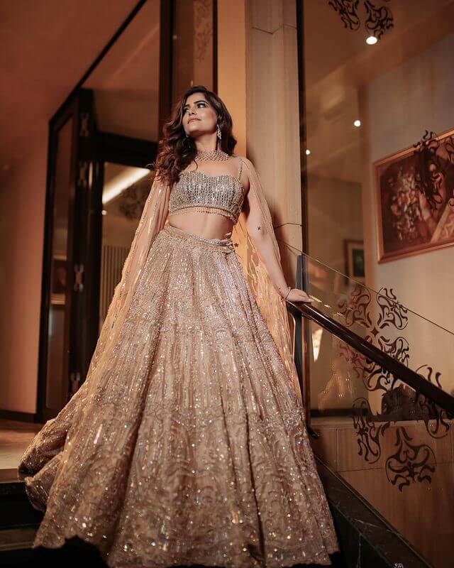 Radhika Merchant looks gorgeous in a dreamy golden lehenga for her  engagement | Fashion Trends - Hindustan Times