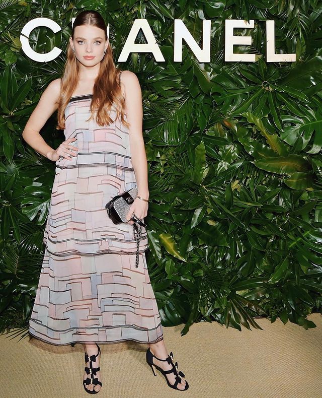 How To Style Simple Flared Outfits In A Glamorous Tone: Kirstein Froseth's Guide