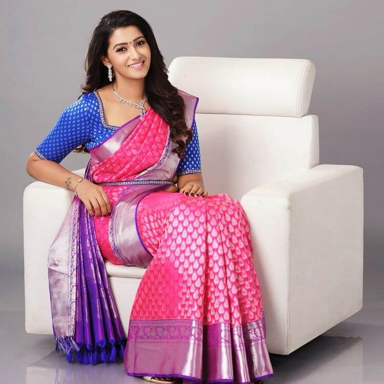 Looks So Amazing In A Pink Saree With A Blue Blouse