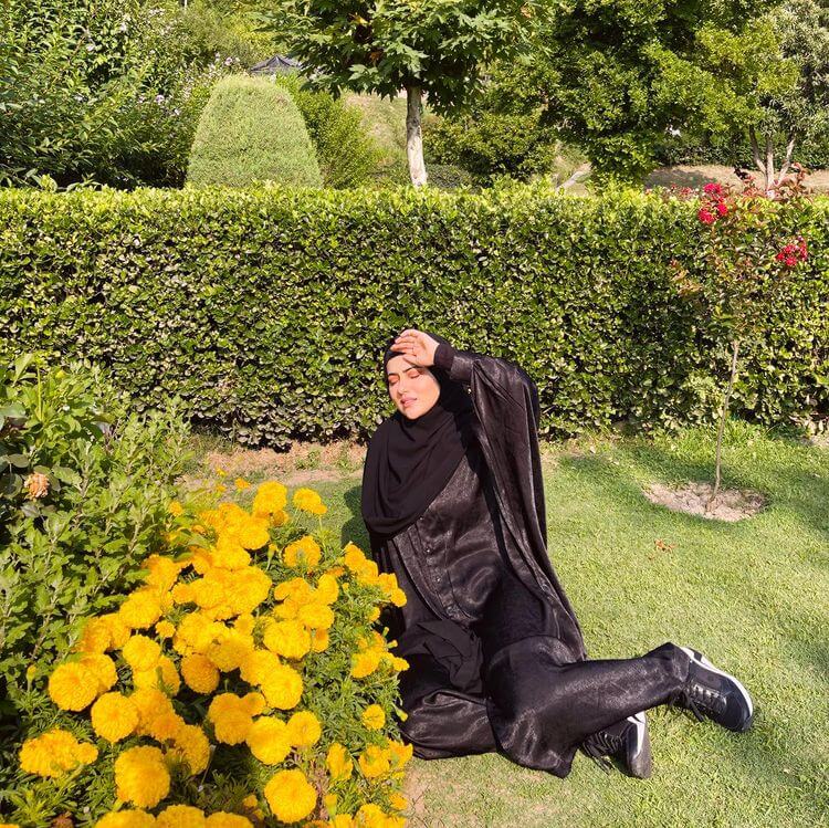 Sana Khan In All Black Shimmering Abaya And Scarf
