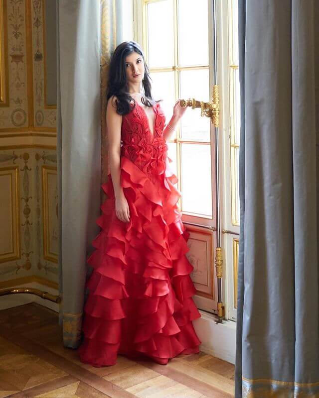 Shanaya Kapoor's Iconic Fashion Moments Is Looking Gorgeous In Red Ruffle Gown