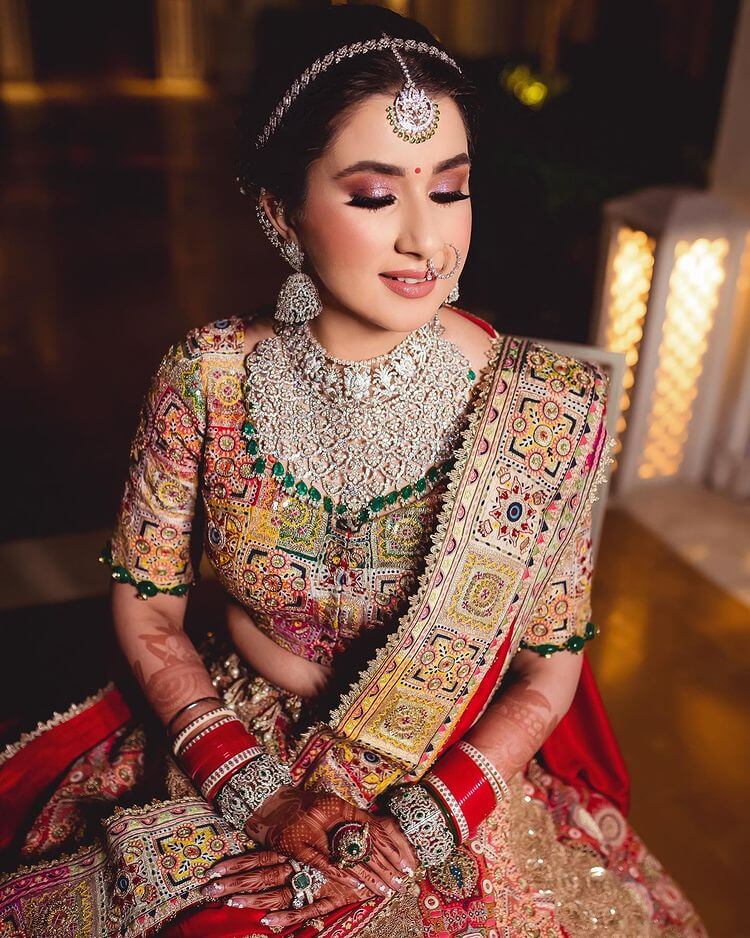 Incredible Indian bridal matha patti hair jewelry. | Photo 242978