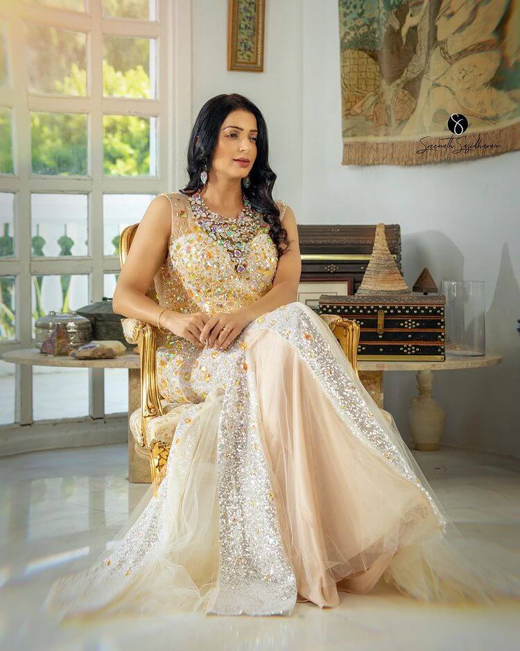 Bhumika Chawla Dresses, Ethnic Wear, Outfits Tere Naam Actress Bhumika Chawla Looks Radiant In This Ivory White Gown