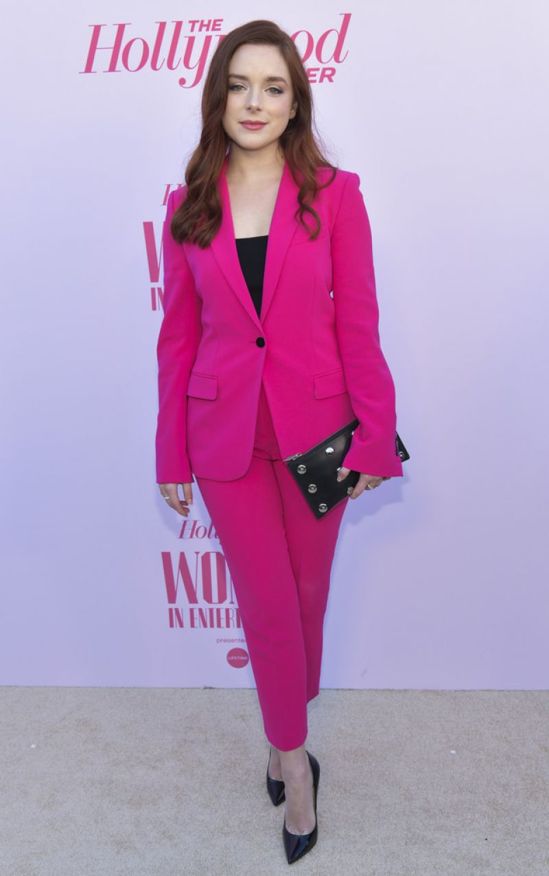A Pink And Black Pantsuit To Look Bold And Beautiful