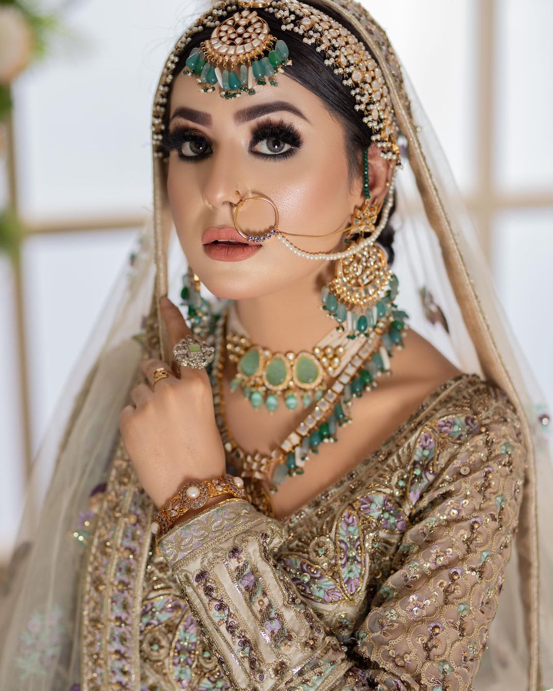 A Simple And Rich Look For The Bride