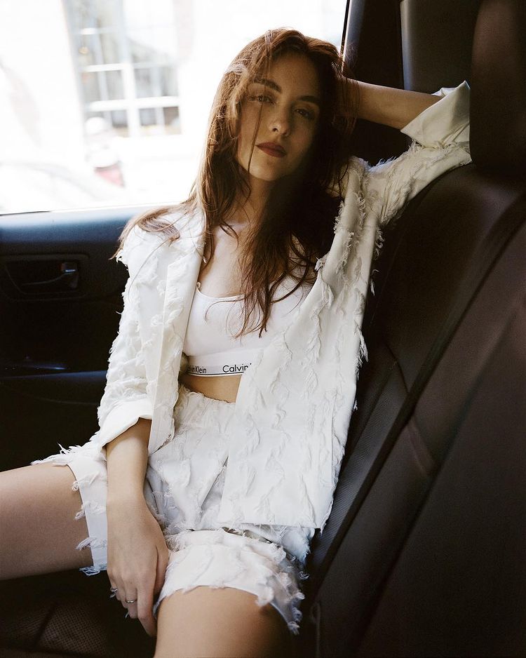 Aesthetic Look In All White Stunning outfit