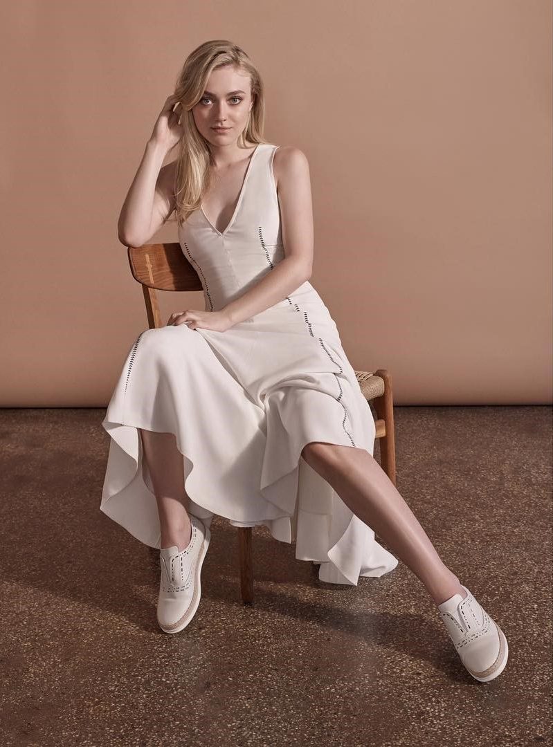 Dakota Fanning In White Bodycon Dress