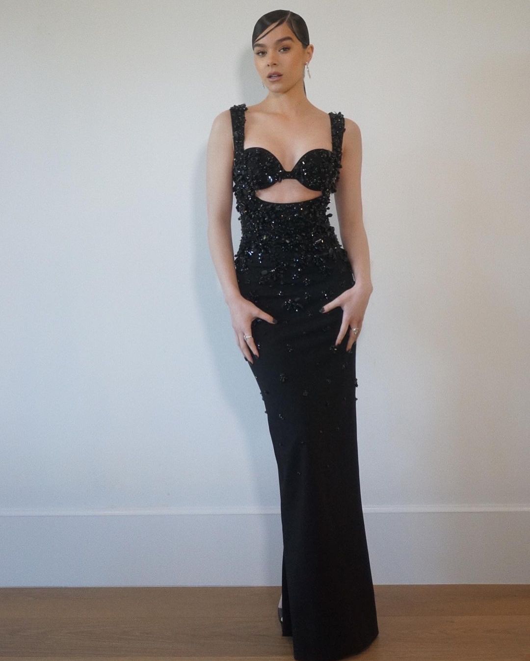 Hailee Steinfeld's Gorgeous Black Embellished Dress