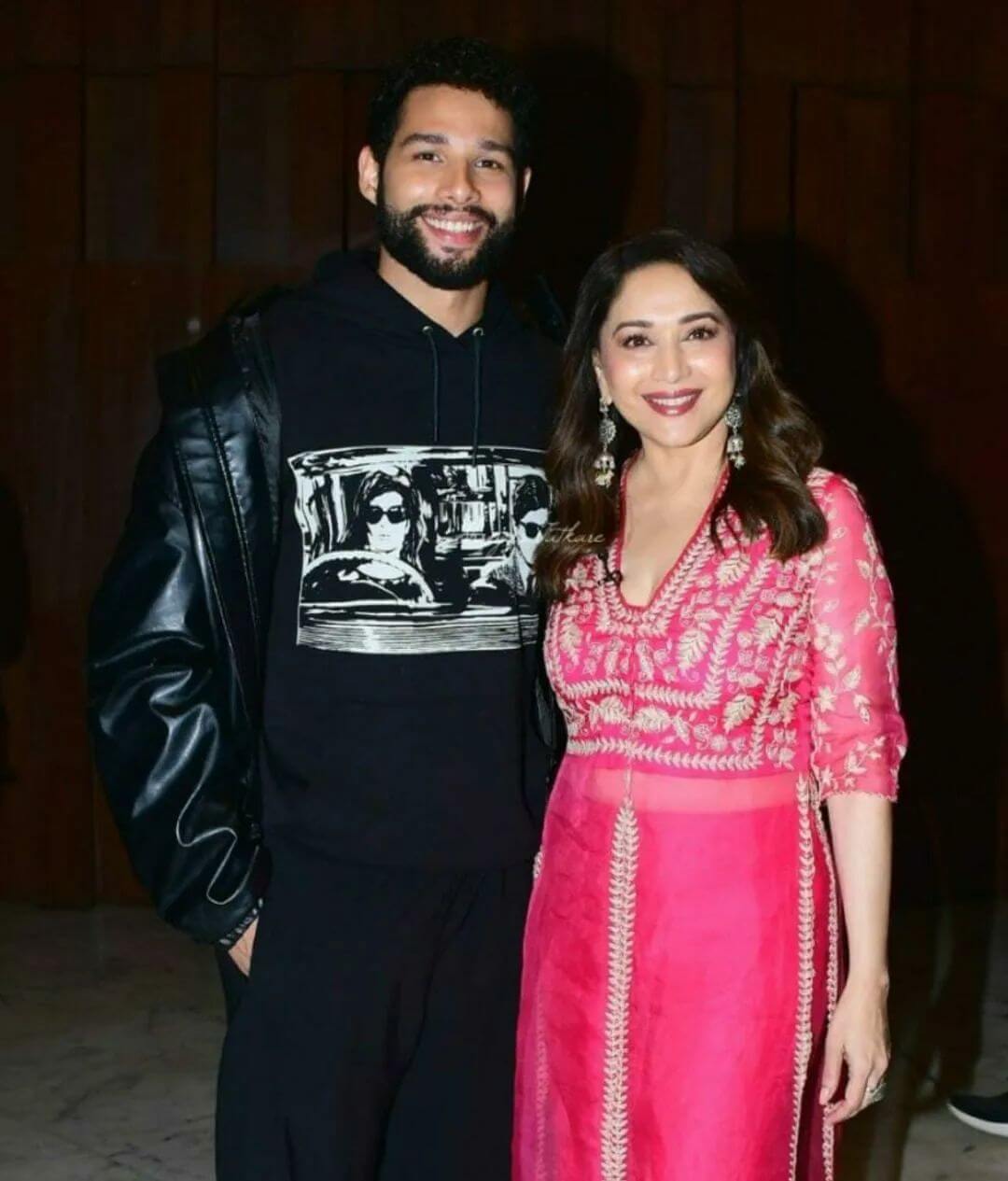 Latest Fashion Outfits From Bollywood Actresses madhuri dixit