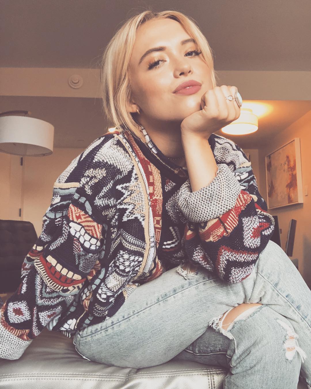 Lauren Taylor - Outfits, Style, & Looks