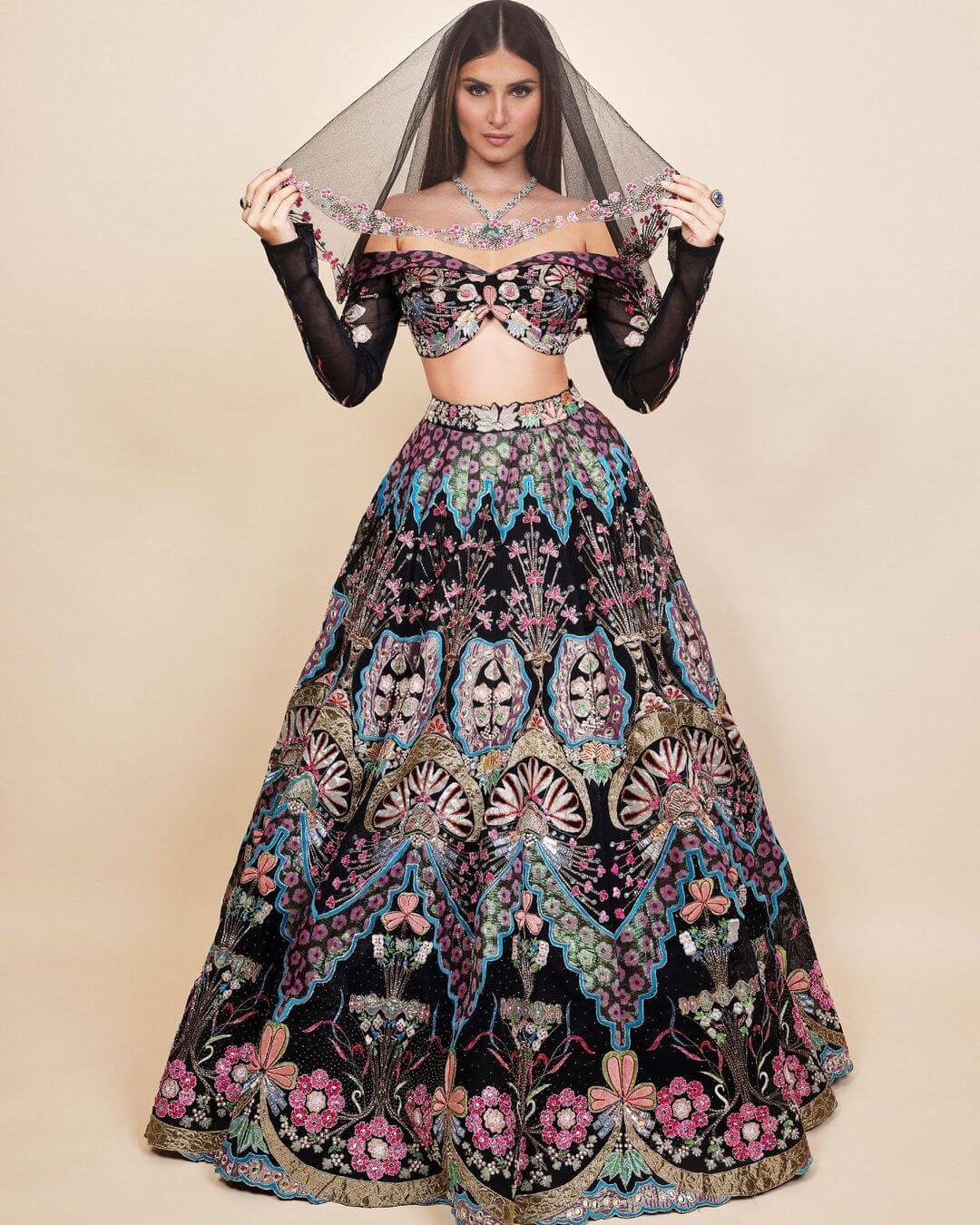 Make Your Look Attractive And Adorable With Bollywood Actresses - Glossy Tara In Black Colored Fabulous Lehenga Fit