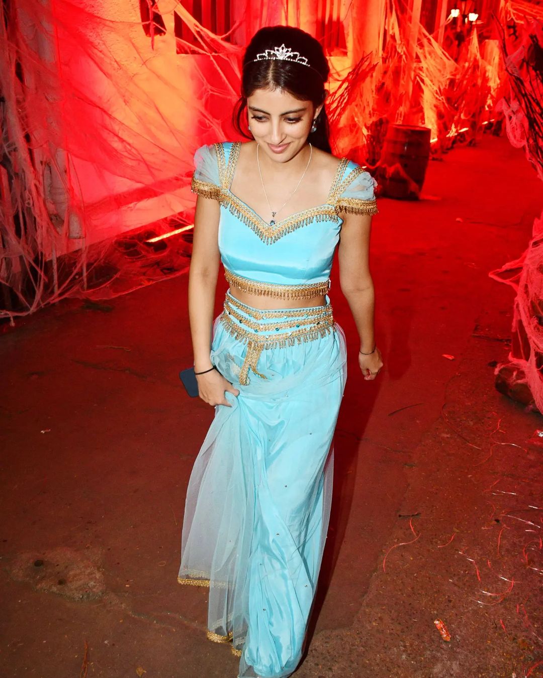 Navya Nanda Dressed Up As Princess Jasmine. She Was Wearing A Blue Blouse And Skirt