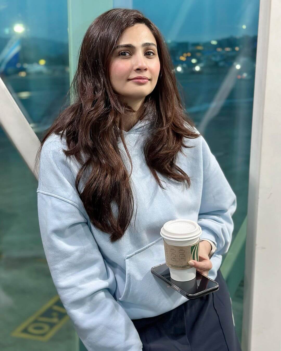 Trendy And Amazing Bollywood Fashion Daisy Shah's Cute Look In Comfy Blue Hoodie
