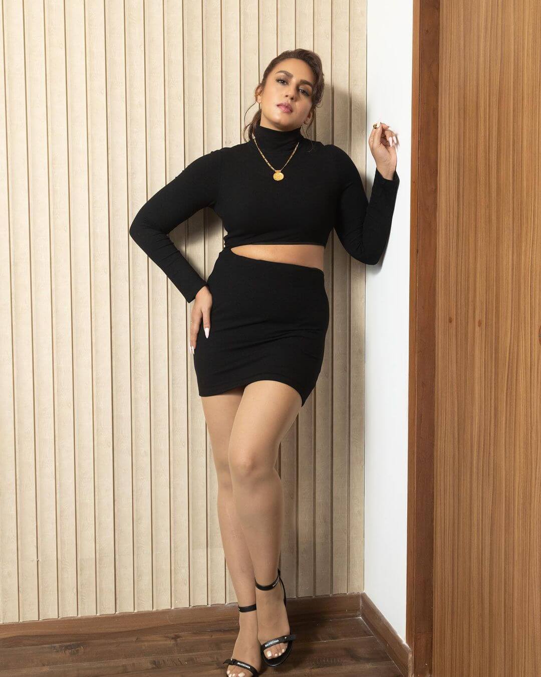 Ways To Look Trendy With Bollywood Celebrities huma qureshi in sassy black dress