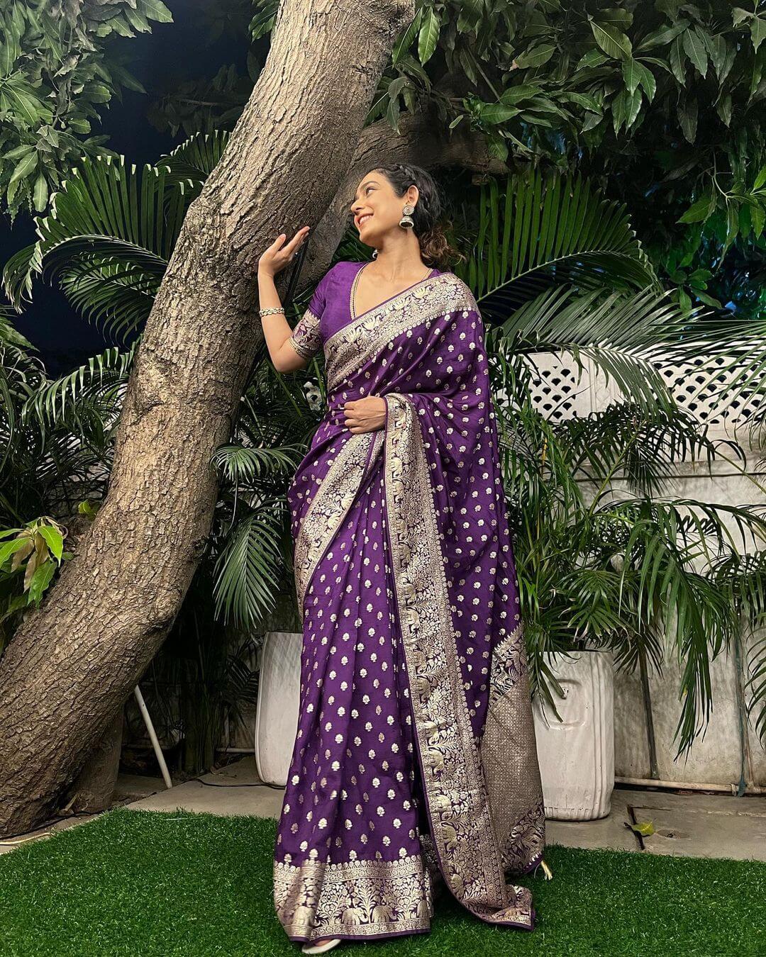 Devadas Fame Aakanksha Singh Must Have Purple Silk Saree