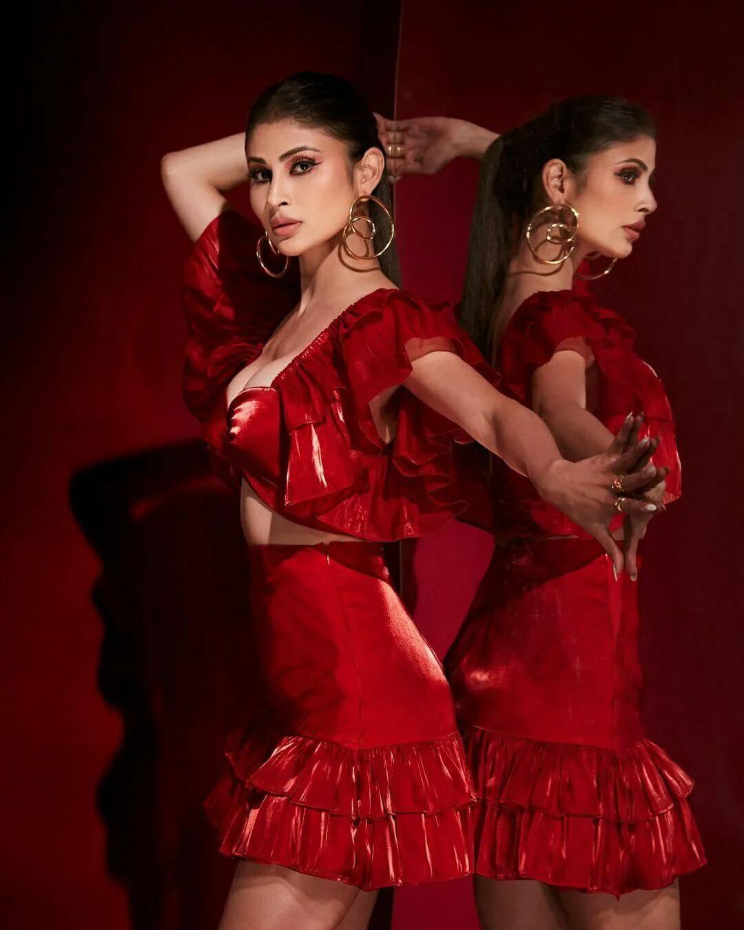Ways To Look Trendy With Bollywood Celebrities mouni roy 