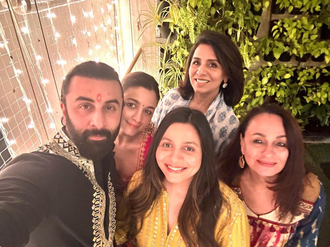 Ranbir Kapoor, Alia Bhatt With Neetu Kapoor Celebrating Their First Diwali