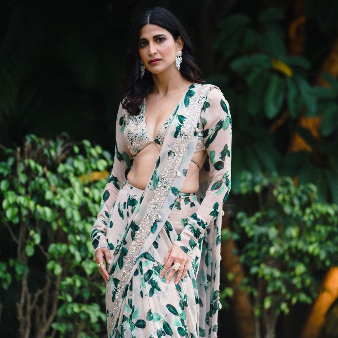 Aahana Look Beautiful In Leafy Print Saree Latest and Chic Outfit Looks By Aahana Kumra 