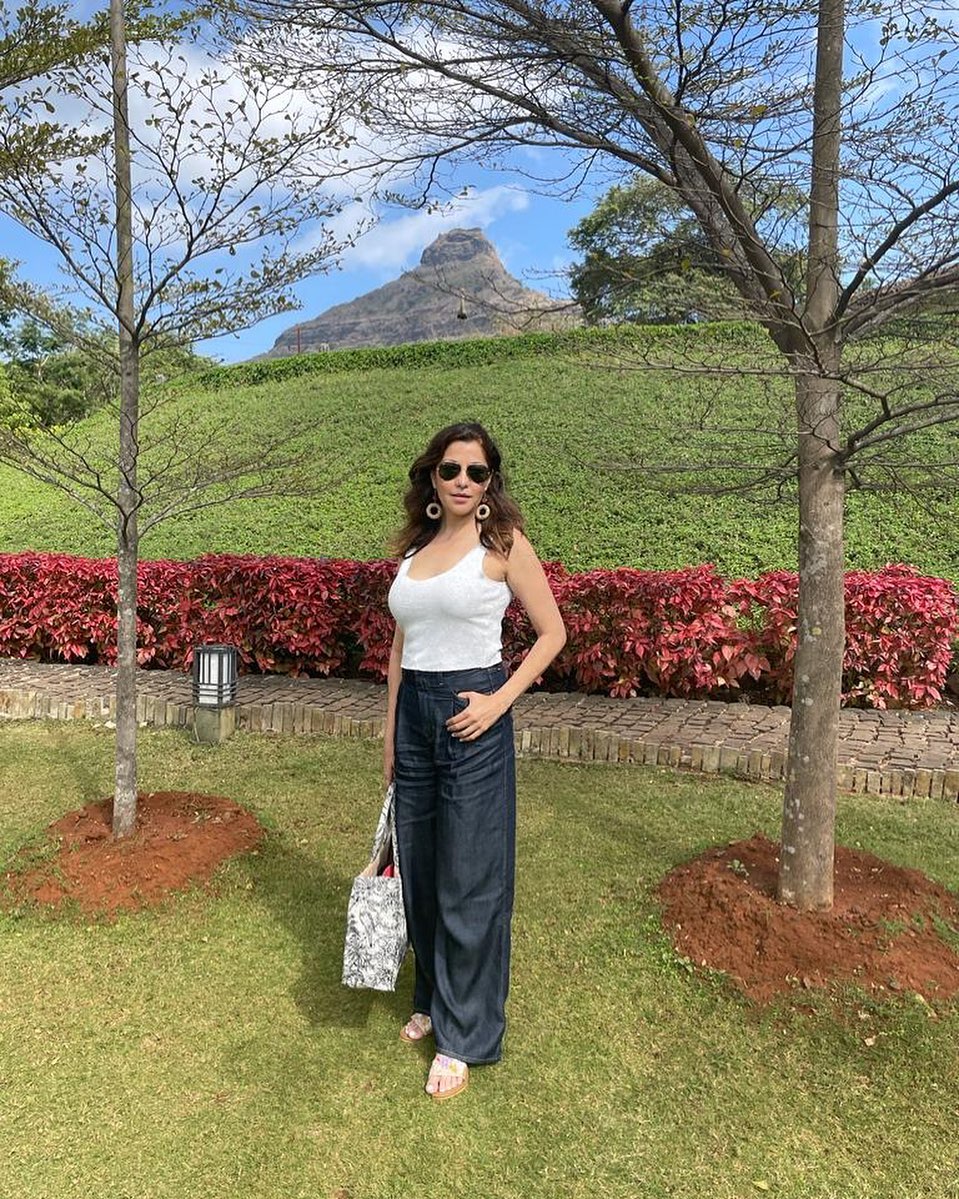Chic Casual Look Of Aditi In a White Tank Top and Blue Denim Jeans Aditi Govitrikar Major Outfit Goals