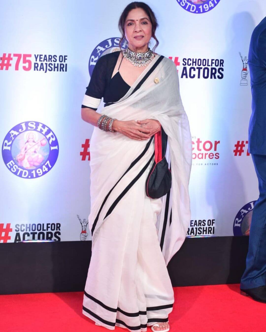 Fabulous Diva Neena Gupta In white Saree Look At uunchai premiere Event