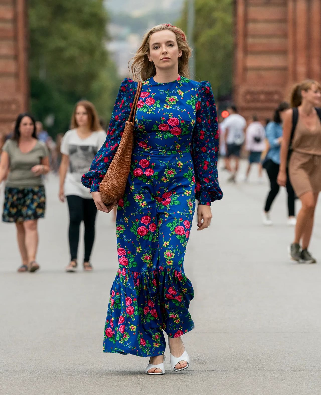 Floral Delighted Jodie Comer In Adorning Floral Print Blue Colored Dress