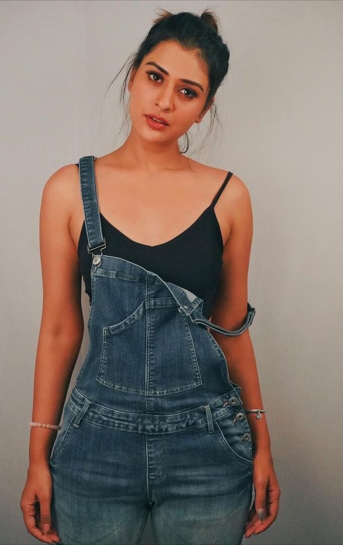 Gorgeous Paayal Rajput Look Cute In Denim Dungaree Outfit Payal Rajput Stylish Outfit and Looks